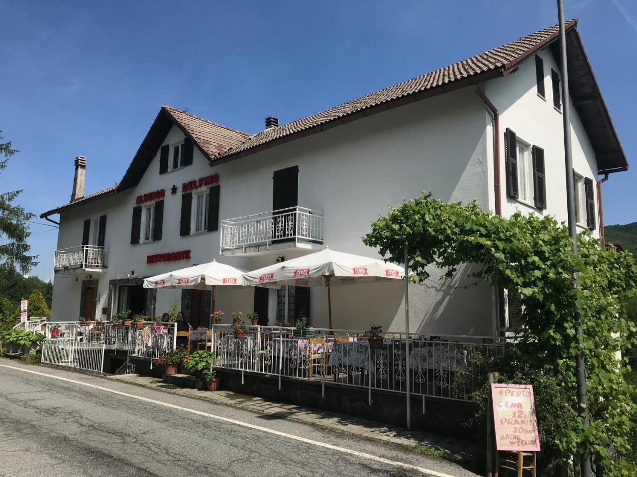 Albergo Delfino San Pietro d'Olba Eksteriør billede