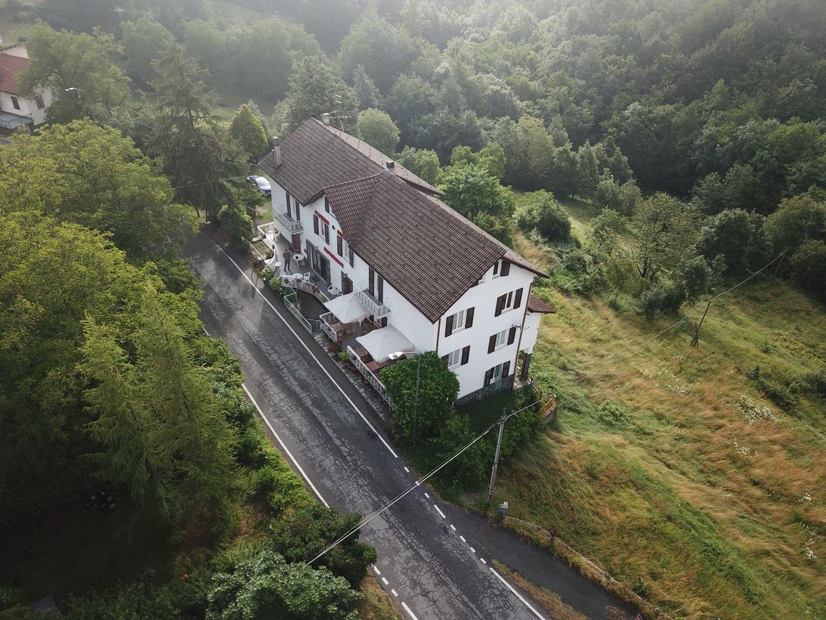 Albergo Delfino San Pietro d'Olba Eksteriør billede