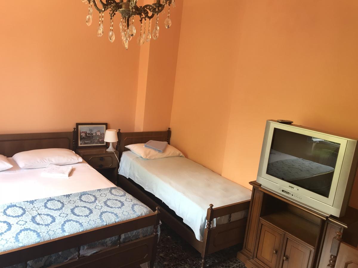 Albergo Delfino San Pietro d'Olba Eksteriør billede